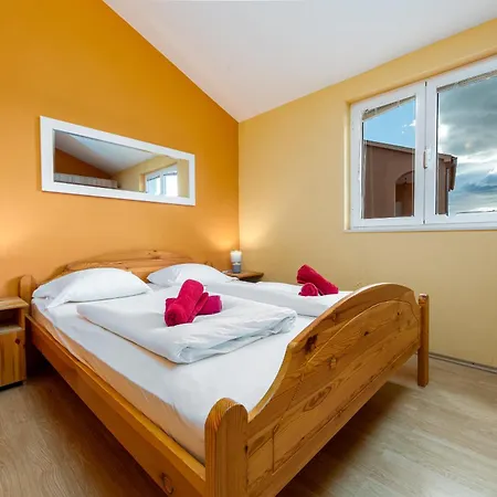 Apartment Julia In Biograd Weißenburg