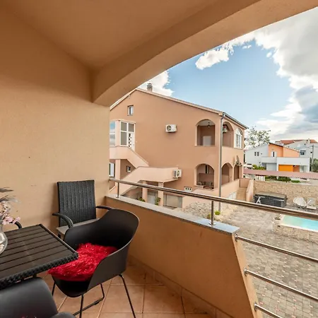 Julia In Biograd Weißenburg