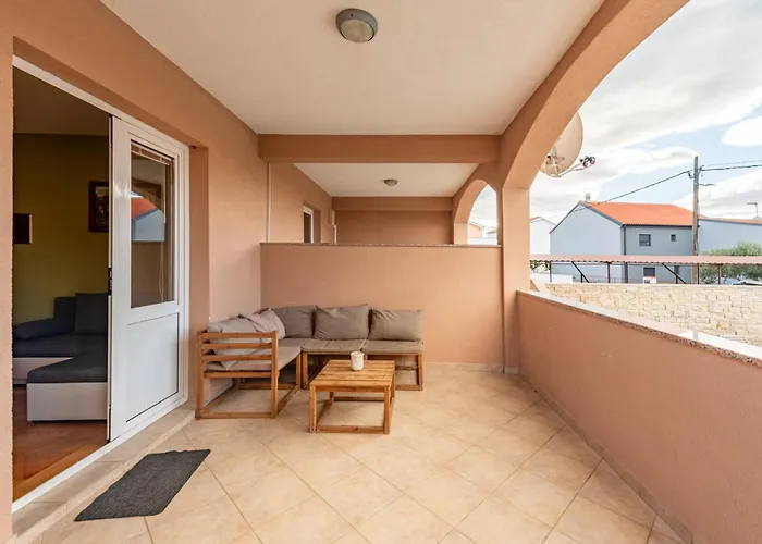 Julia In Biograd Апартаменты Биоград-на-Мору