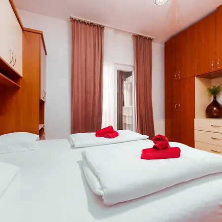 Julia In Biograd Appartement
