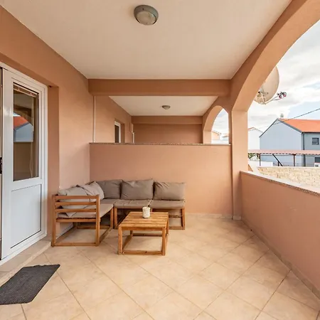 Julia In Biograd Apartamento Biograd Na Moru