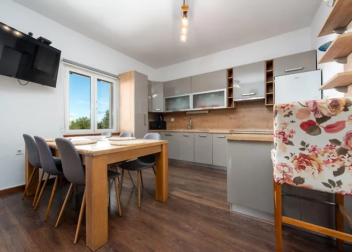 Apartment Julia In Biograd