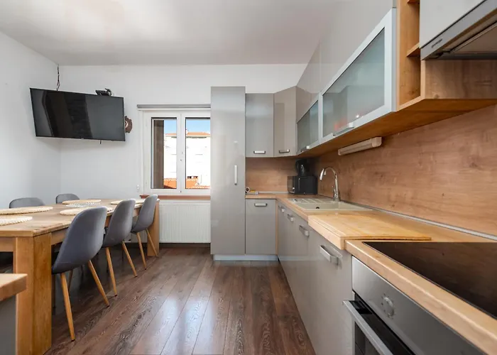 Apartment Julia In Biograd